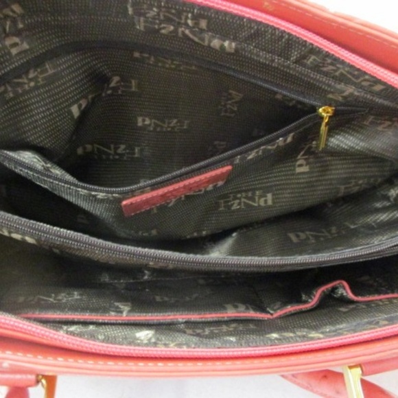 Flash Sale: The Find Purse w/ Wallet. $25 - Picture 4 of 5